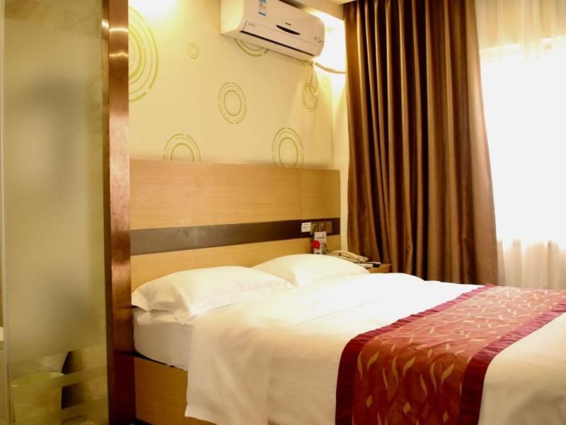 Greentree Inn Zhejiang Ningbo South Railway Station Express Hotel Экстерьер фото
